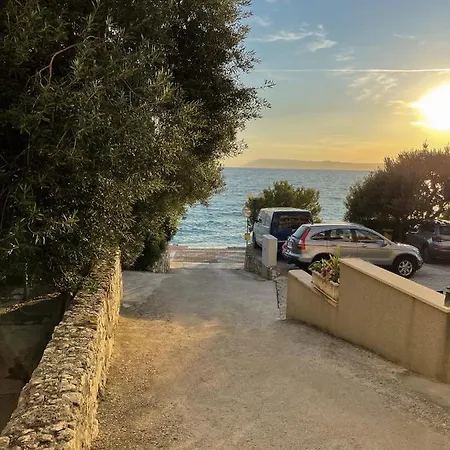 Arina - 20 M From Beach, Διαμέρισμα *