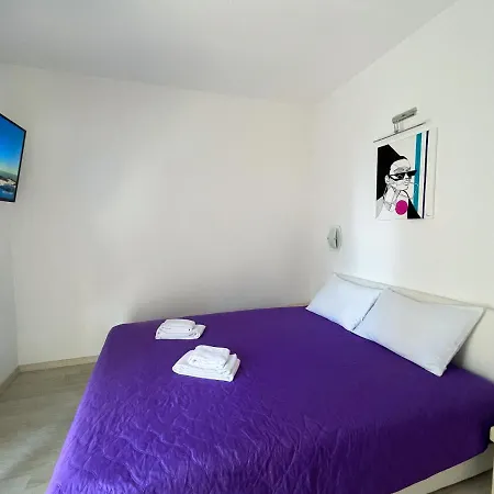 Arina Apartment *