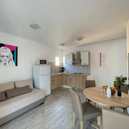 Apartment Arina Tucepi
