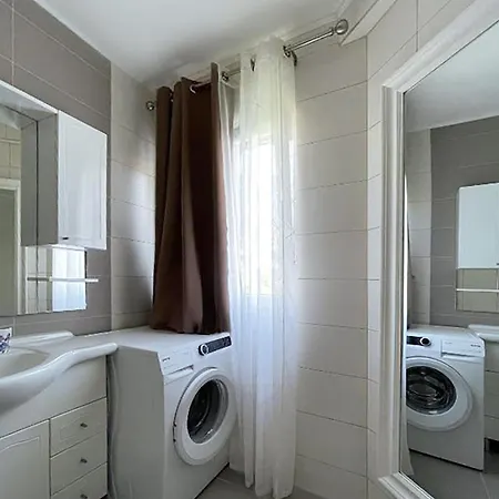 Arina - 20 M From Beach, *