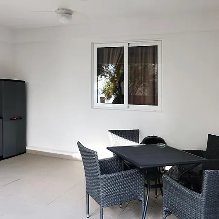 דירה Arina - 20 M From Beach, *