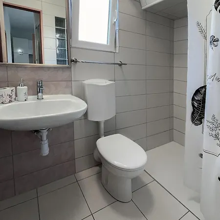 Arina - 20 M From Beach,